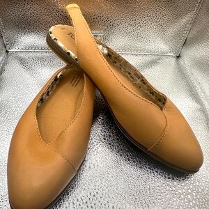 Tom’s flat sling back US6